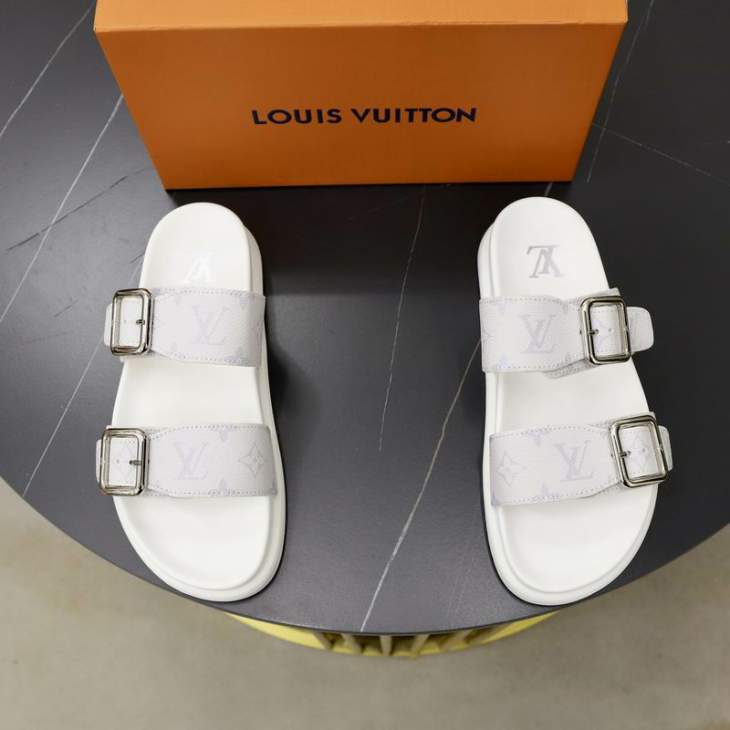 Picture of Louis Vuitton Slippers _SKULVsz38-44hnx06261474